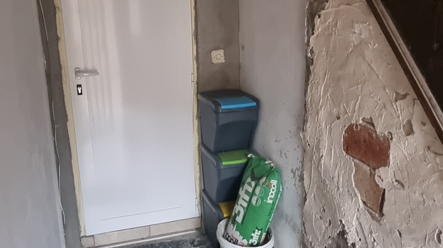 Neprimjereno Odlaganje Otpada u Zgradi